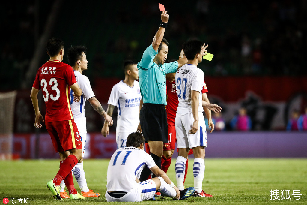  慕尼黑德比战火药味十足险冲突  