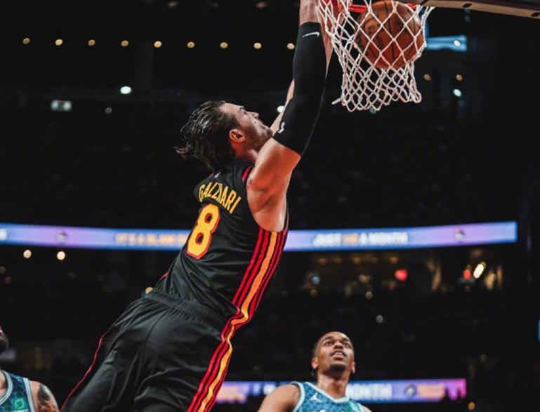  特雷-杨47分老鹰啄穿黄蜂防线  